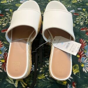 Time and Tru Women's Cream Wedge Slides Size 10 NWT